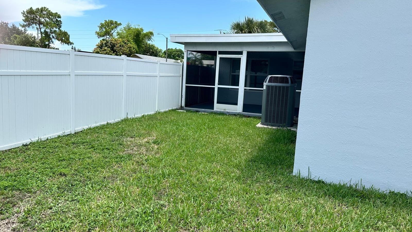 3261 SW 4th Street, Deerfield Beach, FL 33442 23