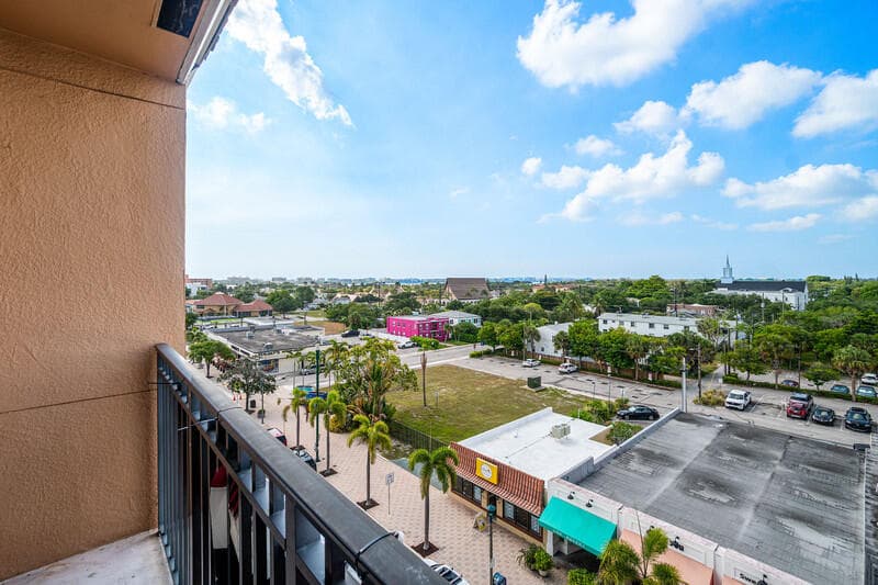 511 Lucerne Avenue 618, Lake Worth Beach, FL 33460 25