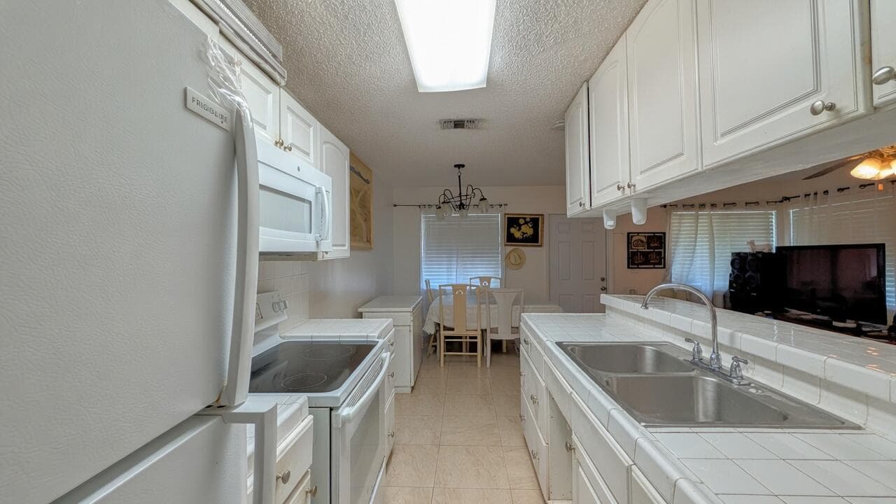 2115 Catherine Dr Drive 46-c, Delray Beach, FL 33445 10