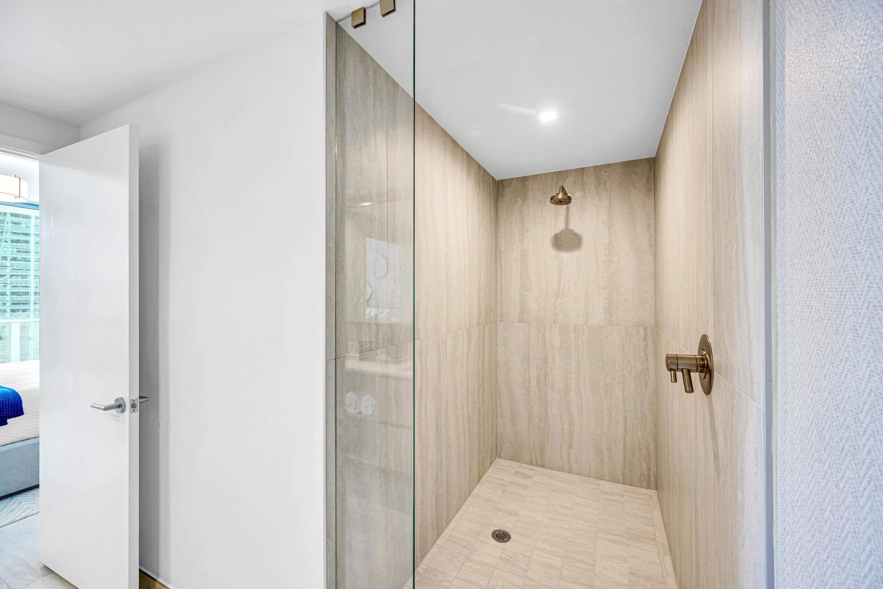 77 SE 5th Street 2906, Miami, FL 33131 19
