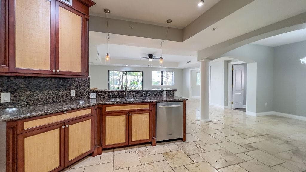 4241 N Ocean Boulevard N 101, Fort Lauderdale, FL 33308 34