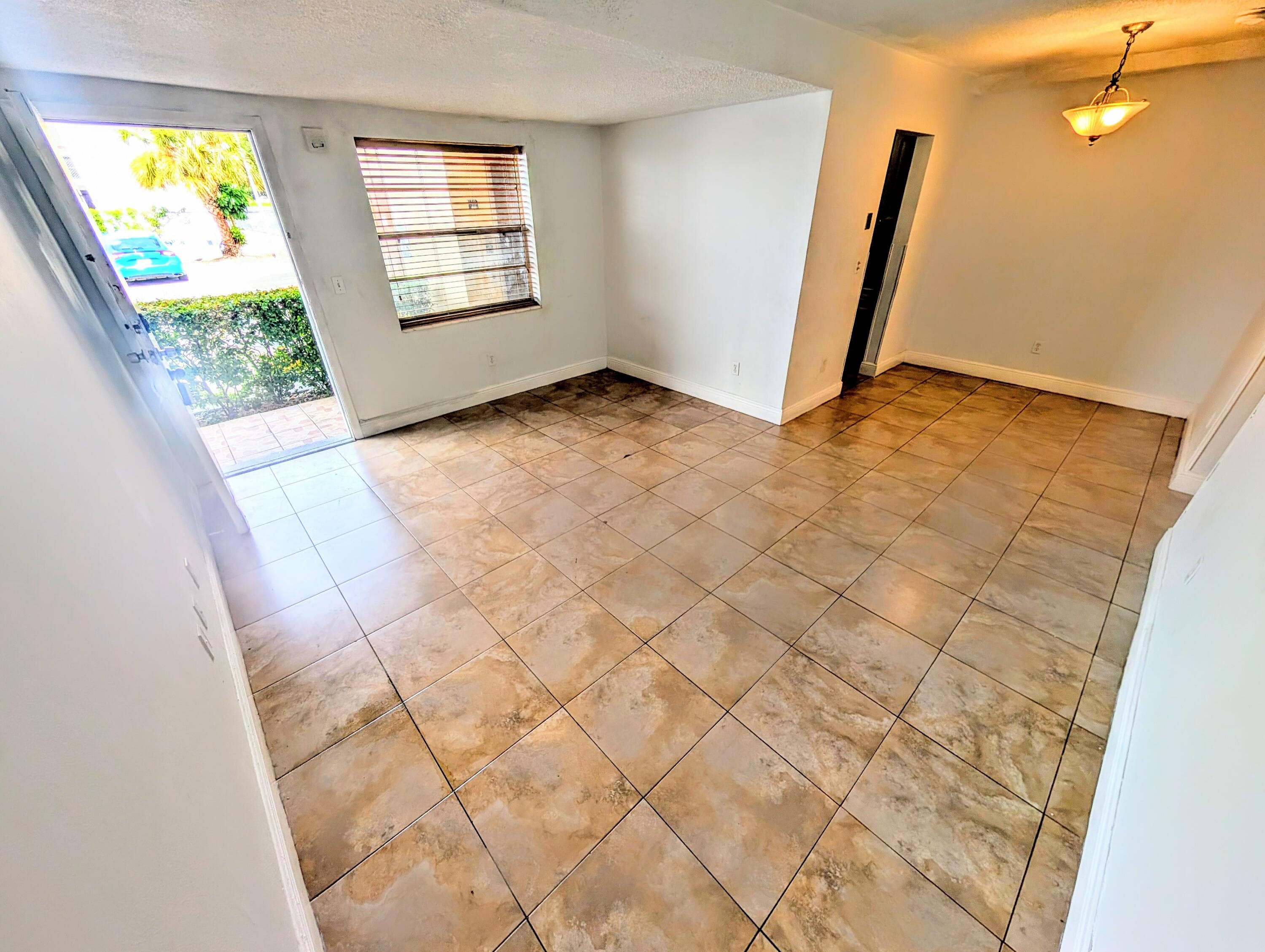 680 Miller Drive W103, Miami Springs, FL 33166 4