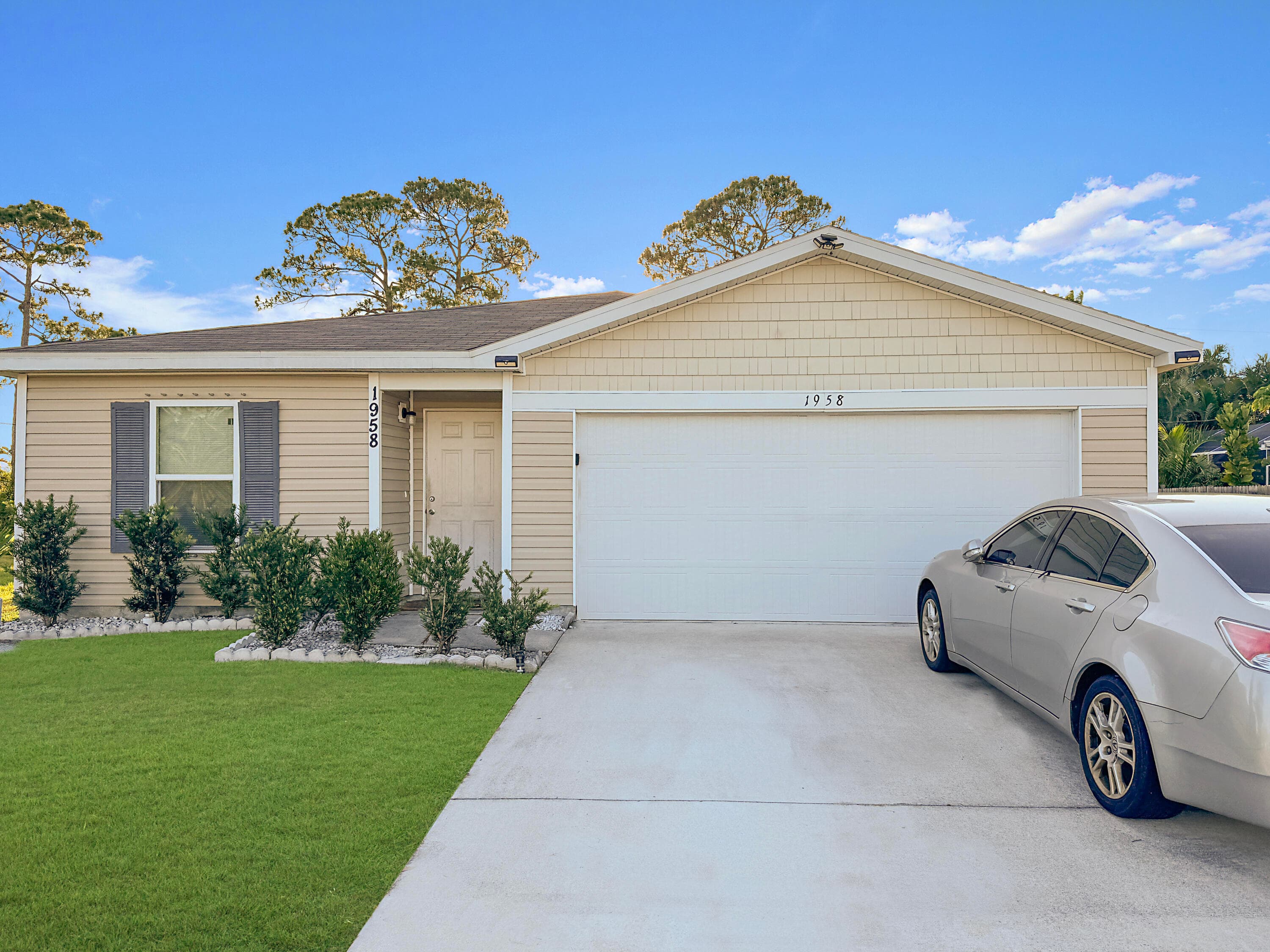 1958 SE Floresta Drive, Port St. Lucie, FL 34983