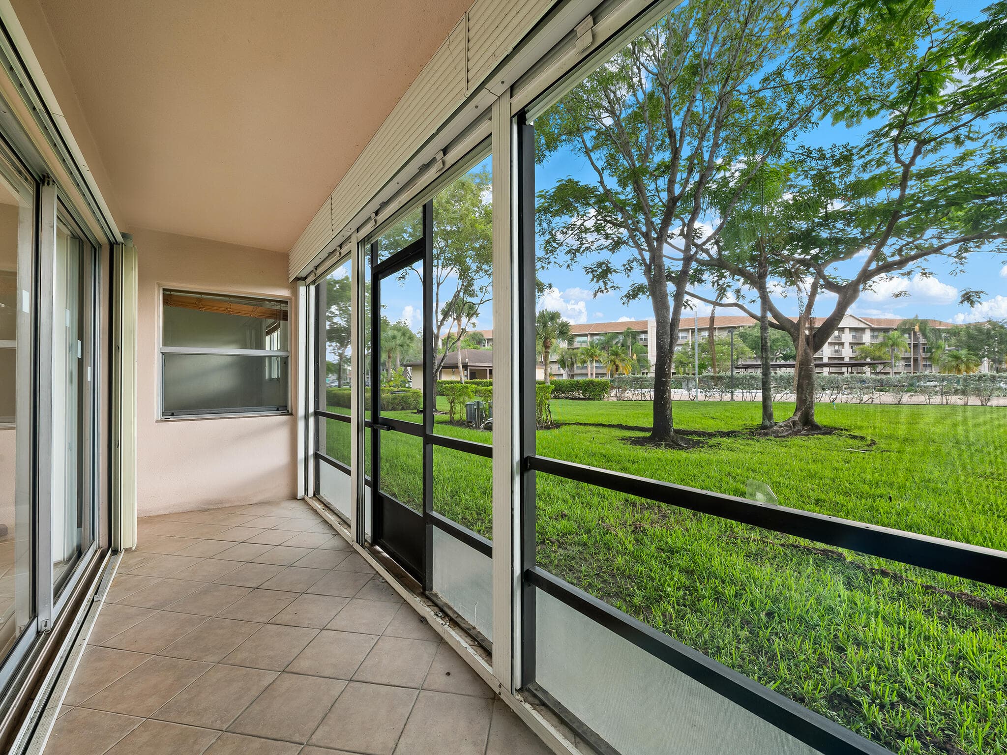 550 SW 137 Avenue L114, Pembroke Pines, FL 33027 5