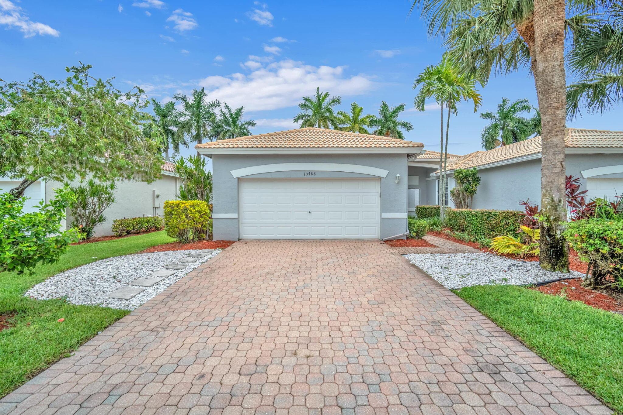 10788 Royal Caribbean Circle, Boynton Beach, FL 33437