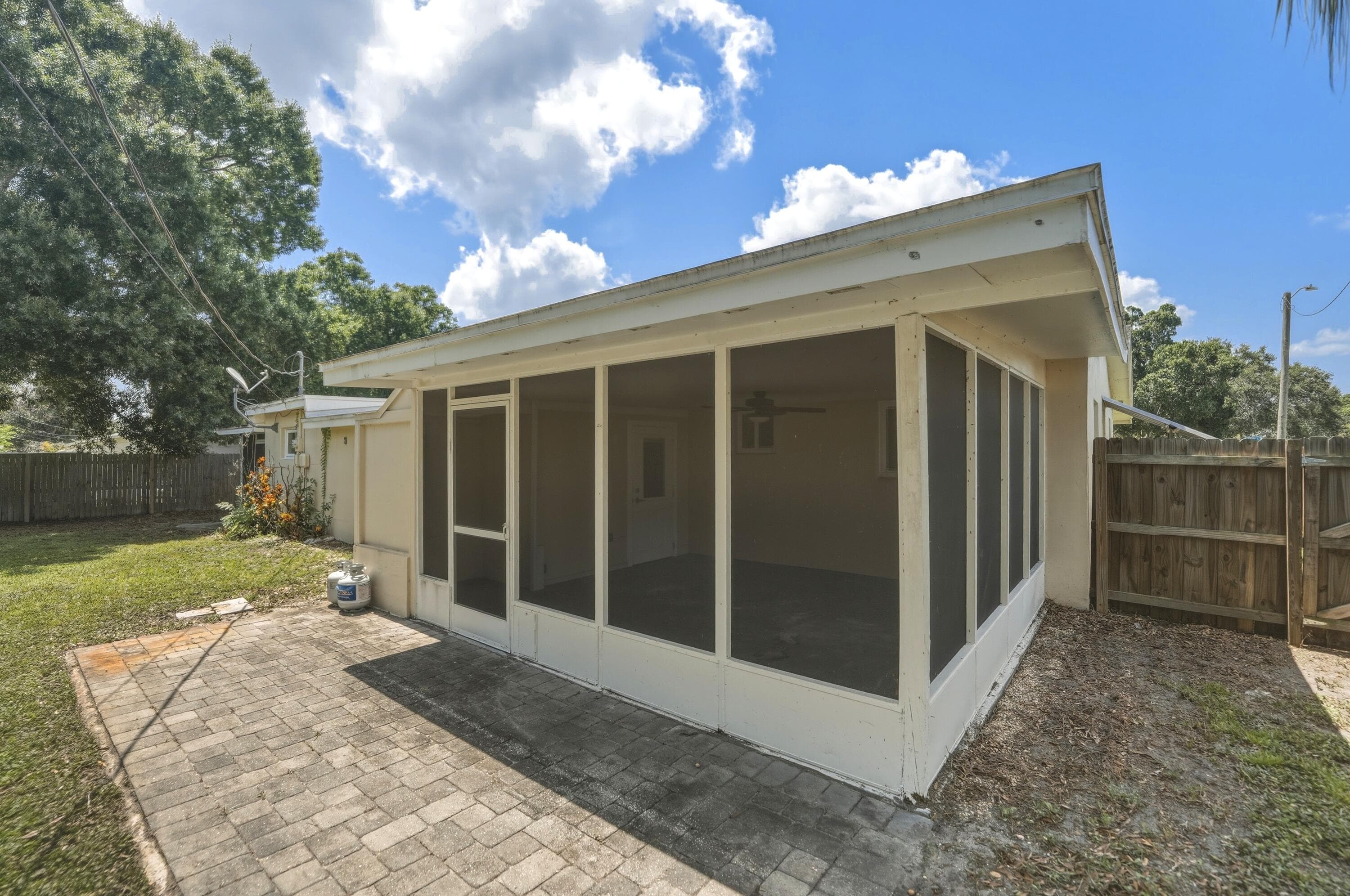 1956 SW 1st Place SW, Vero Beach, FL 32962 38