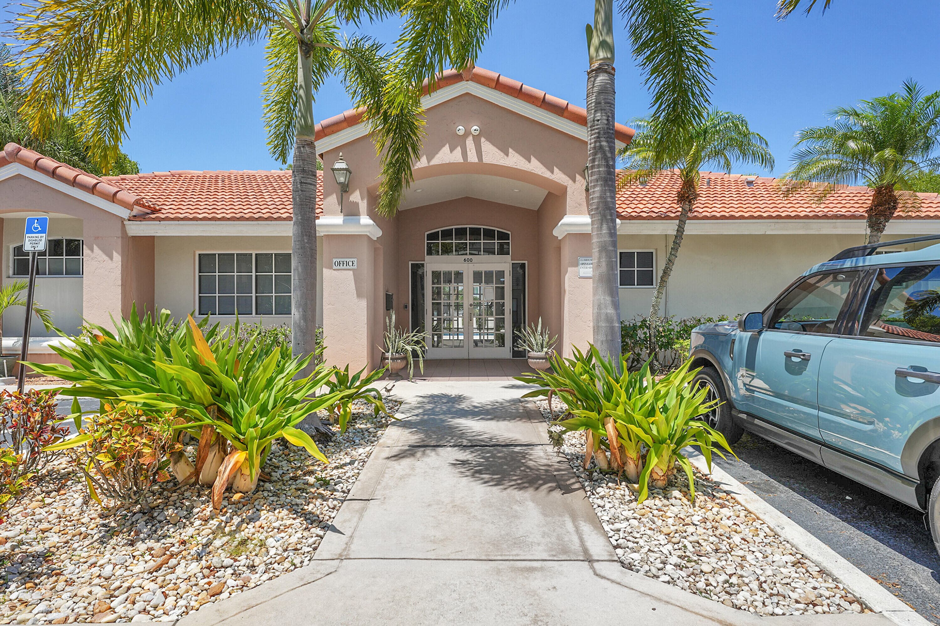 602 Executive Center Drive Unit 105, West Palm Beach, FL 33401 17