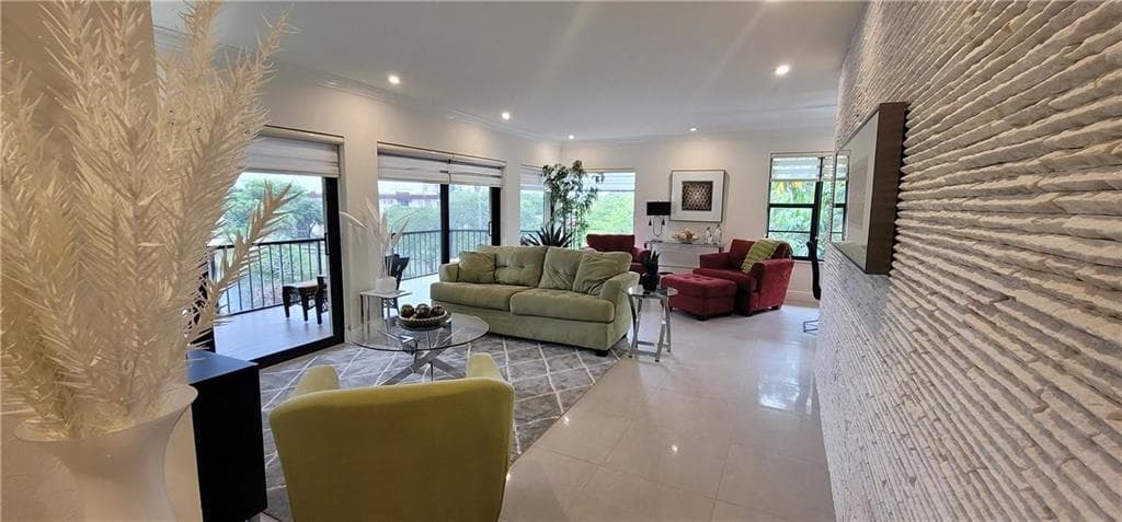 6010 S Falls Cir Drive 423, Lauderhill, FL 33319 2