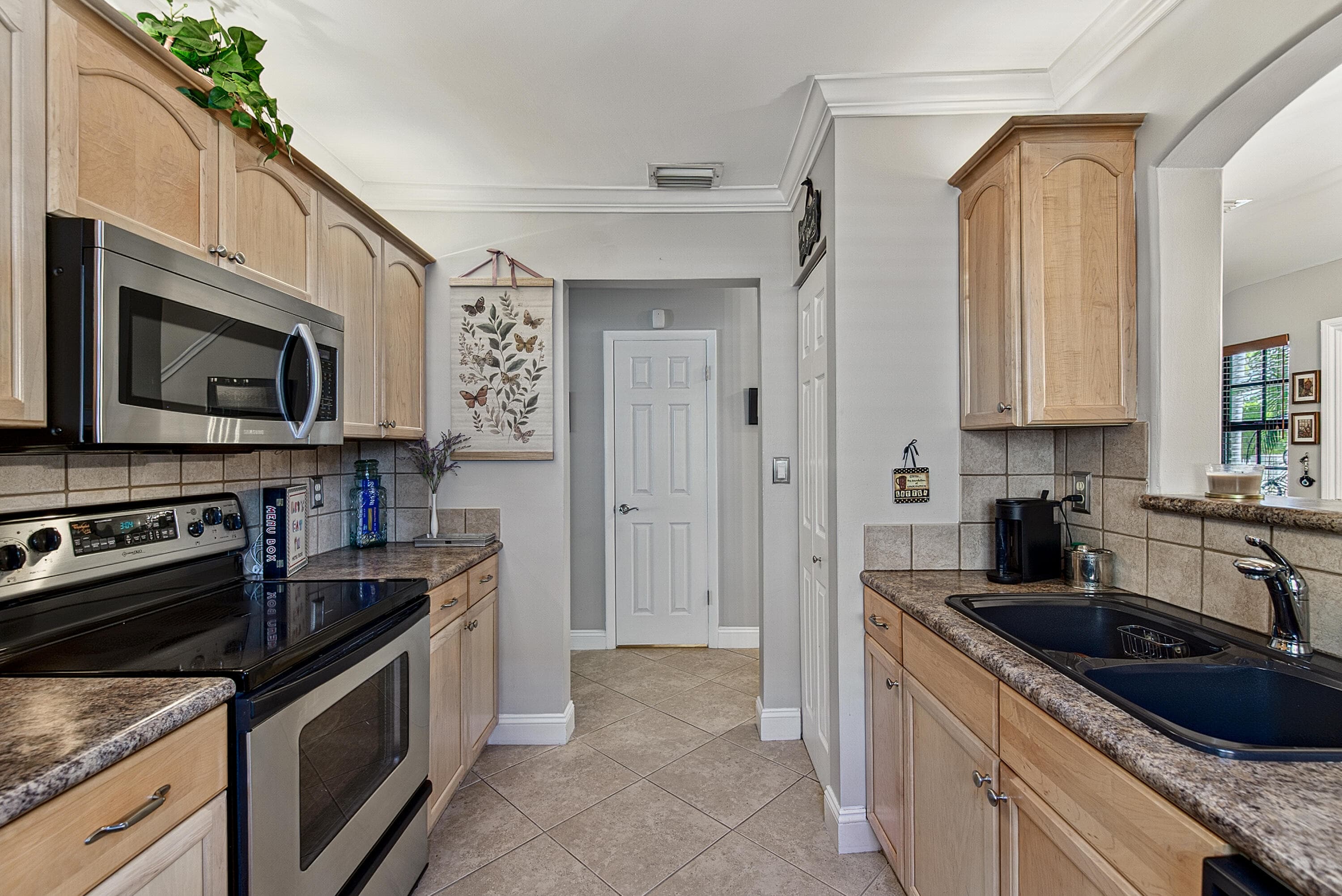 2130 NE 9th Avenue, Wilton Manors, FL 33305 16