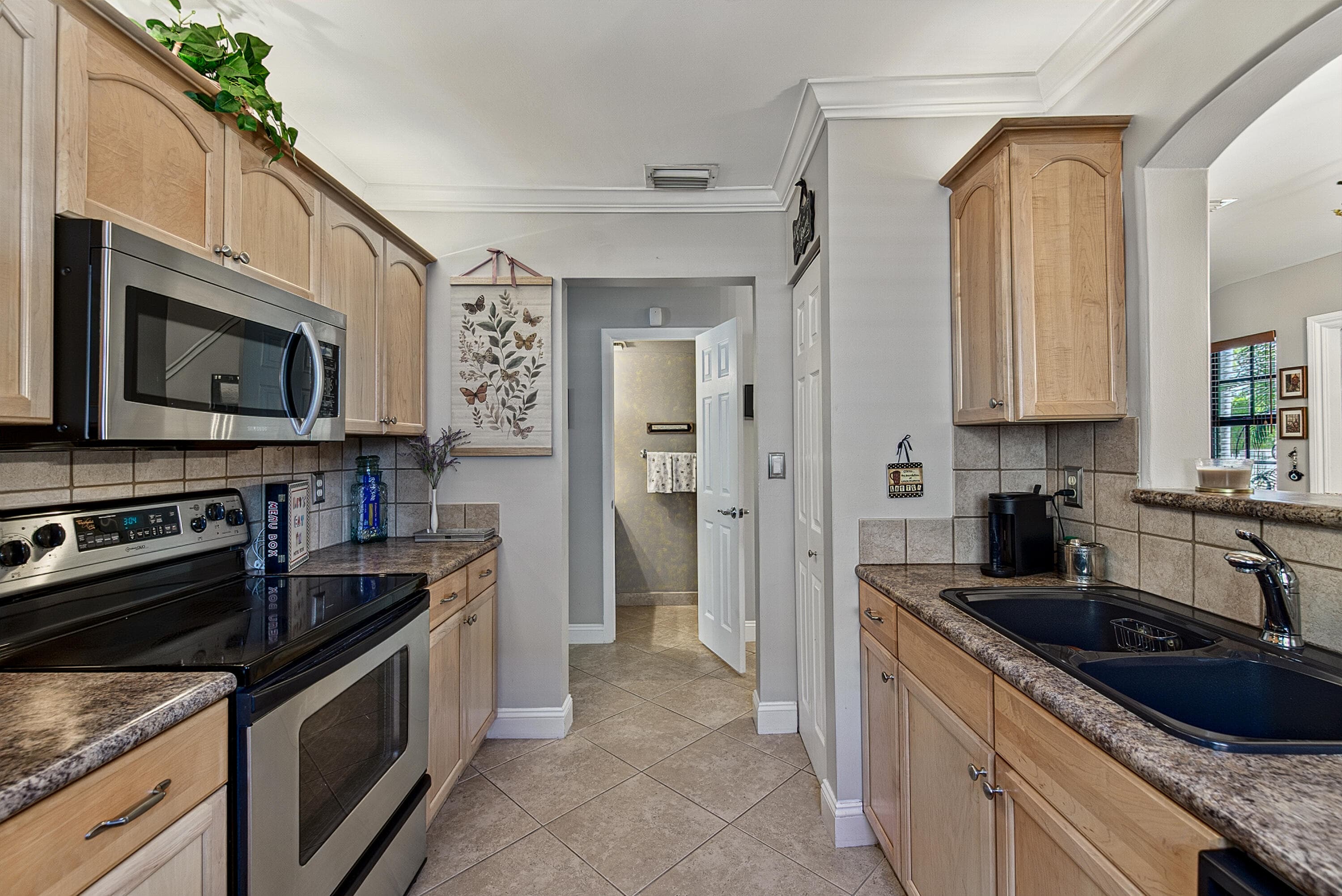 2130 NE 9th Avenue, Wilton Manors, FL 33305 17