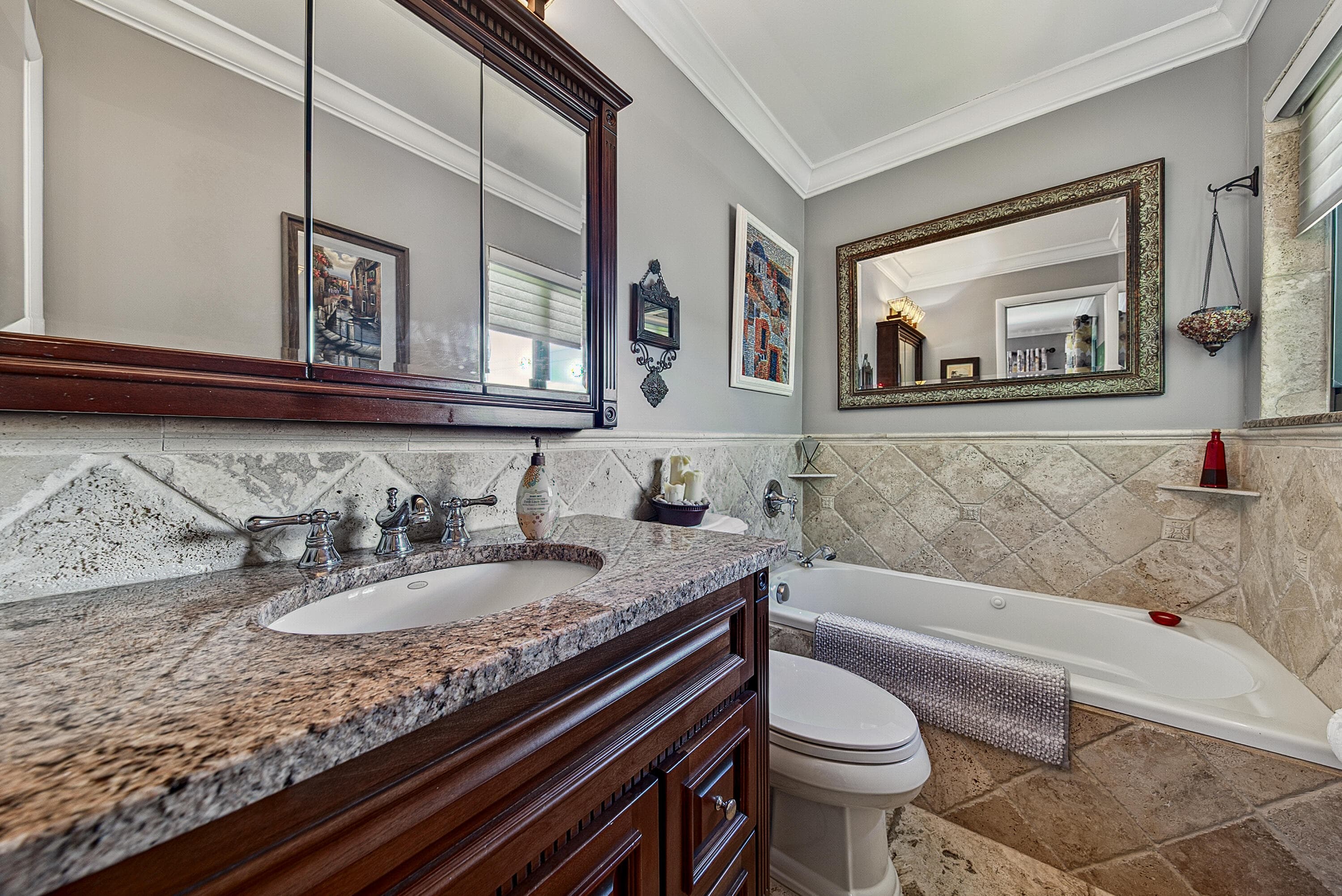 2130 NE 9th Avenue, Wilton Manors, FL 33305 32