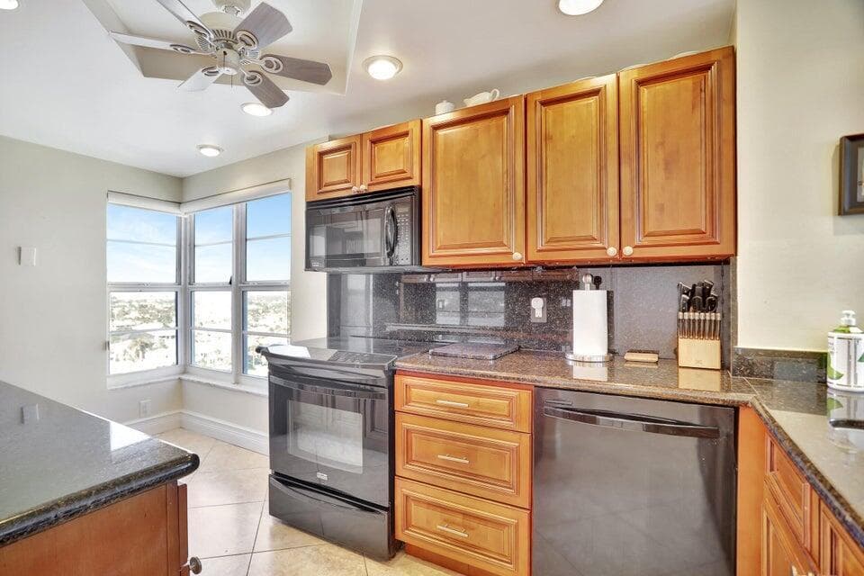 1021 Hillsboro Mile 1108, Hillsboro Beach, FL 33062 3