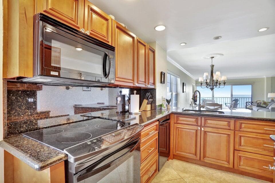 1021 Hillsboro Mile 1108, Hillsboro Beach, FL 33062 4