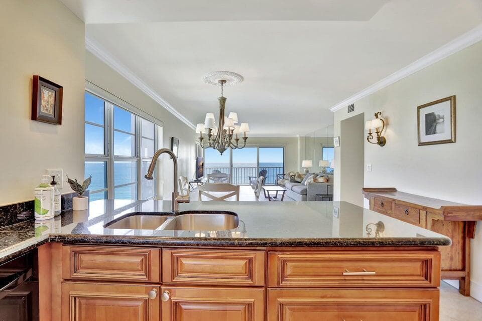 1021 Hillsboro Mile 1108, Hillsboro Beach, FL 33062 8