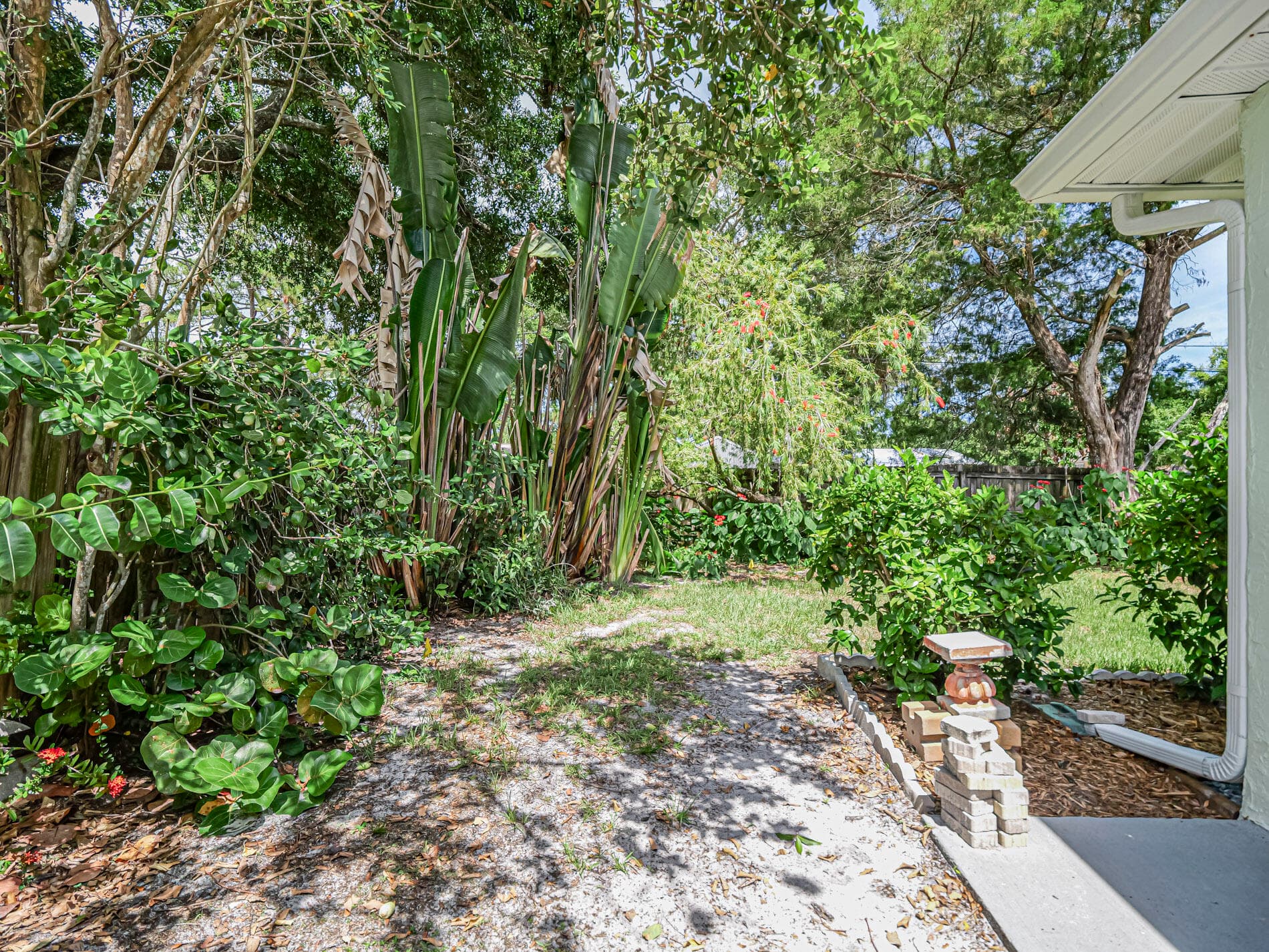 425 Banyan Street, Sebastian, FL 32958 25
