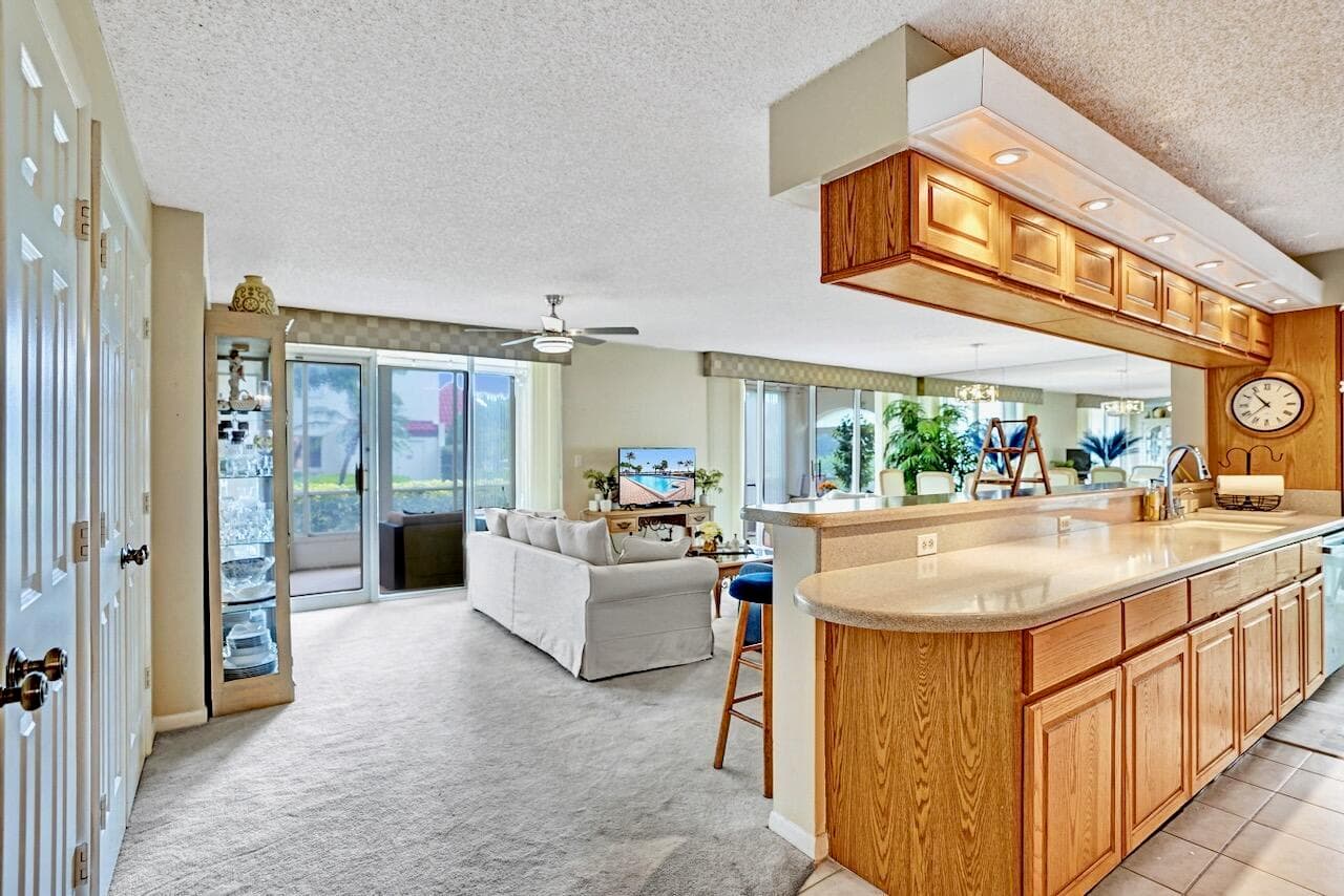 107 Half Moon Circle H1, Hypoluxo, FL 33462 10