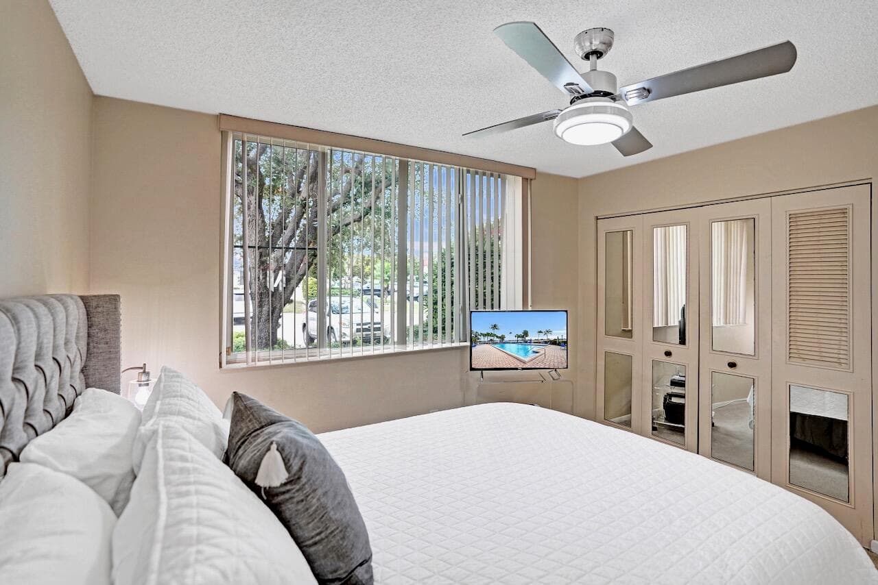107 Half Moon Circle H1, Hypoluxo, FL 33462 41