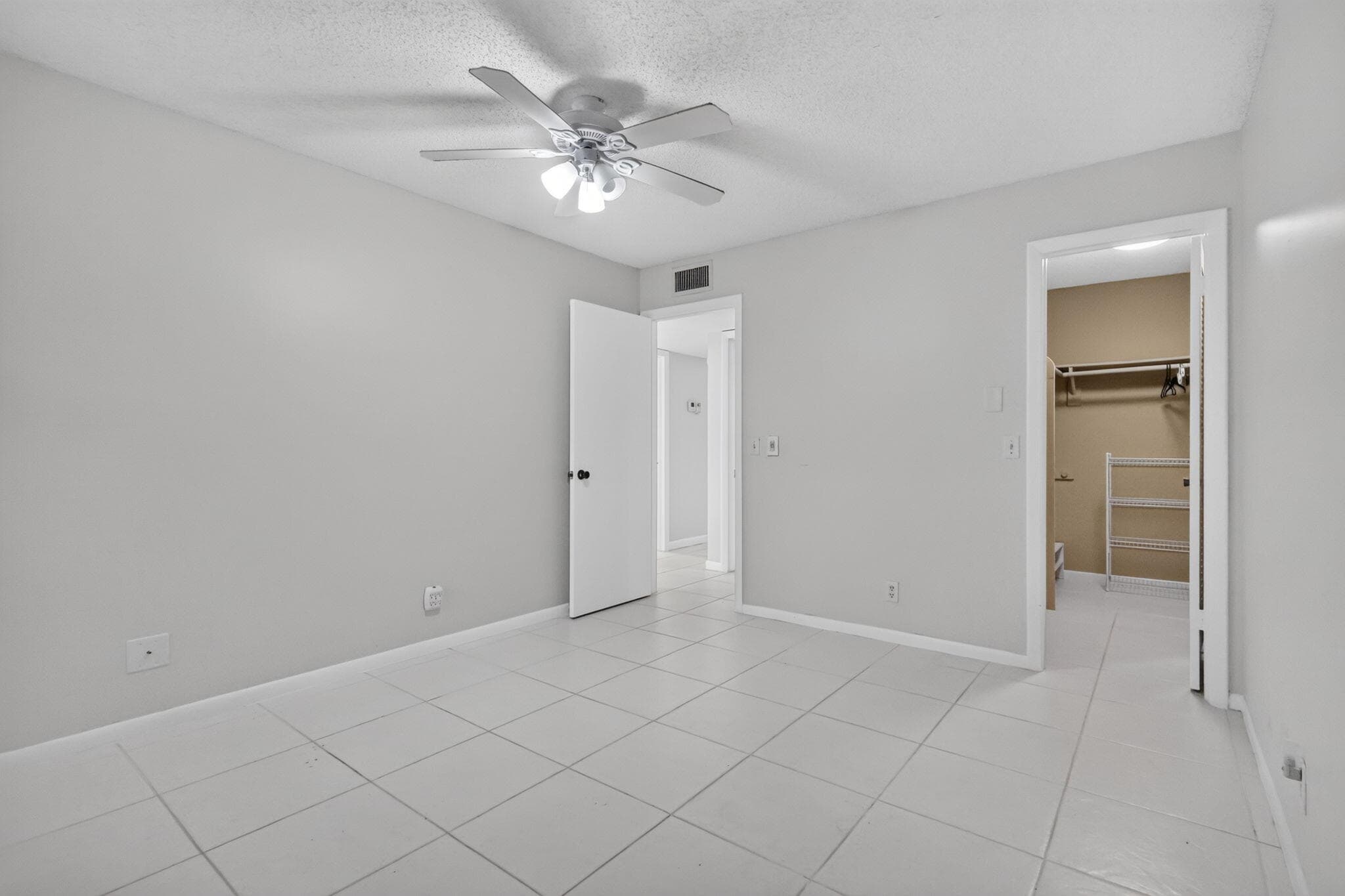 40 Burgundy A, Delray Beach, FL 33484 23