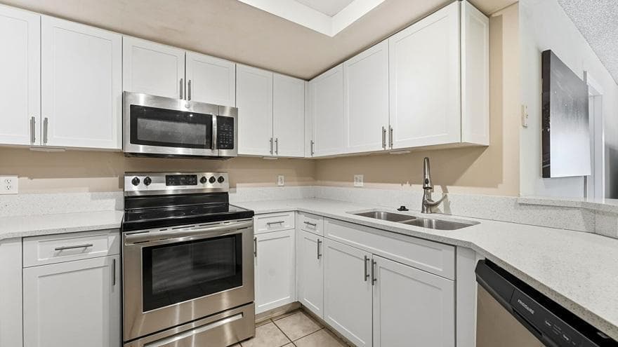 4159 N Haverhill Road 1304, West Palm Beach, FL 33417 2