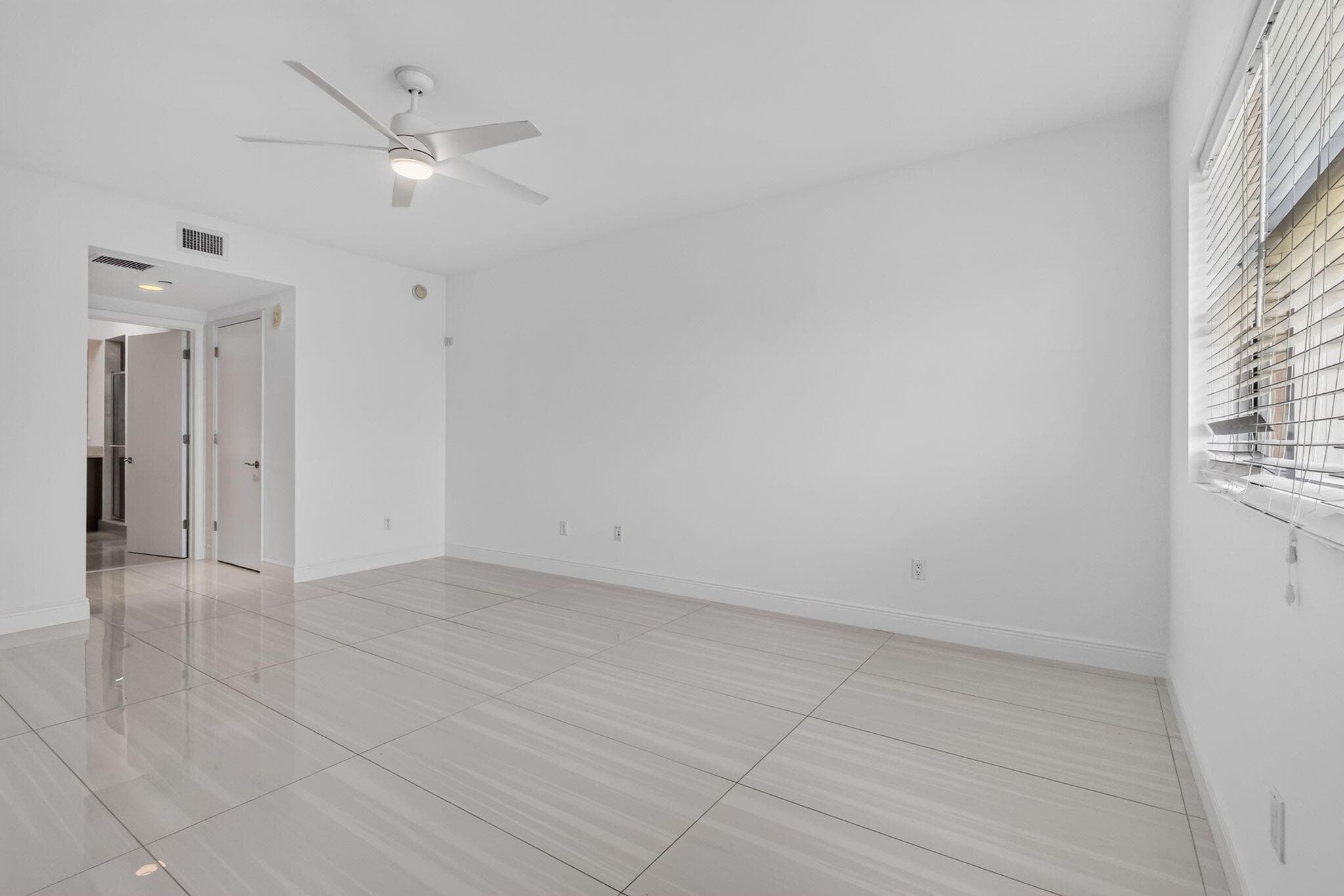 2650 Lake Shore Drive 1005, Riviera Beach, FL 33404 21