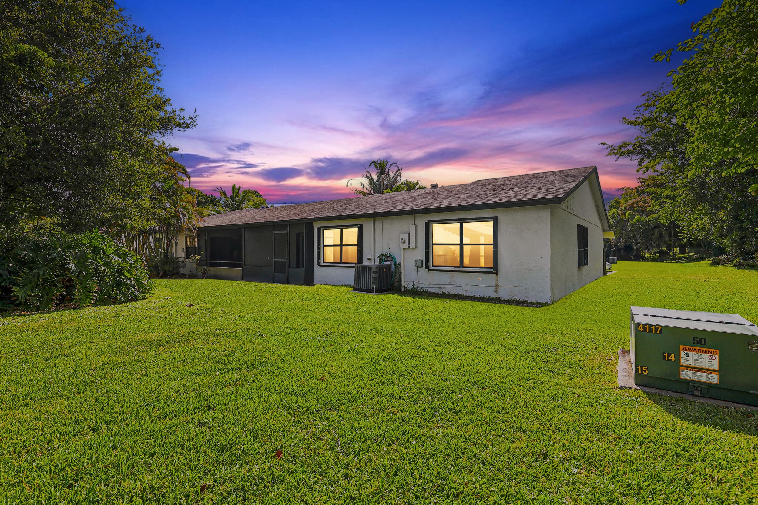 10 Seneca Court, Royal Palm Beach, FL 33411 32