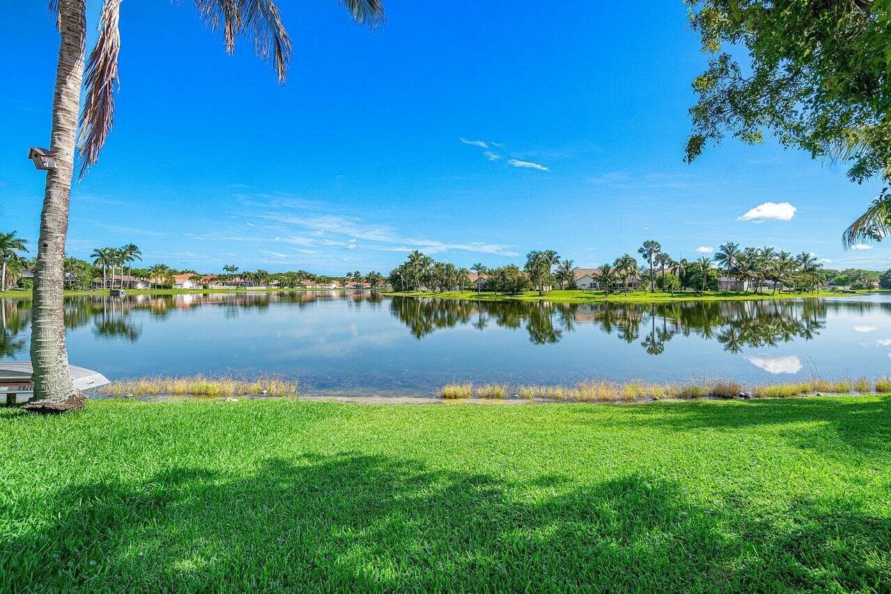 7835 Springfield Lake Drive, Lake Worth, FL 33467 24
