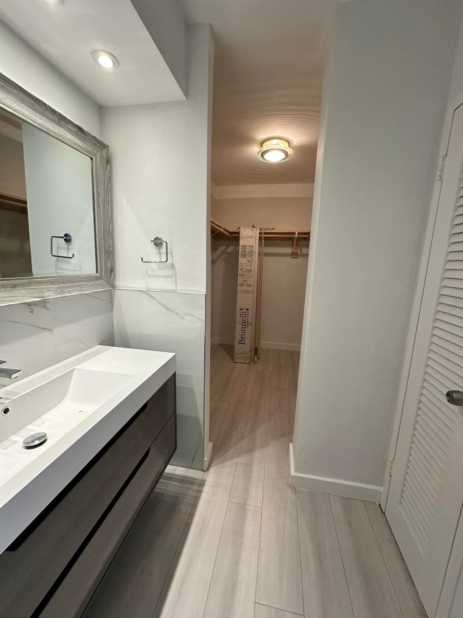 800 West Avenue 637, Miami Beach, FL 33139 6