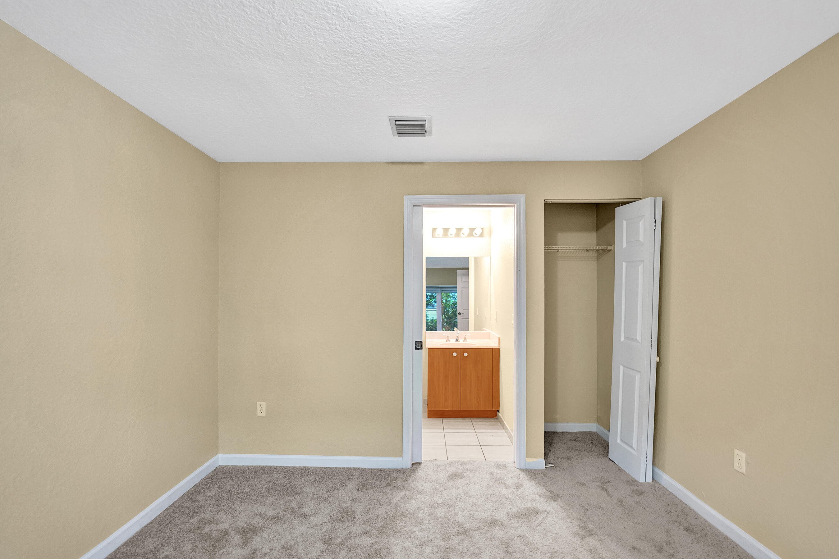 2725 NE 8th Avenue 104, Wilton Manors, FL 33334 44