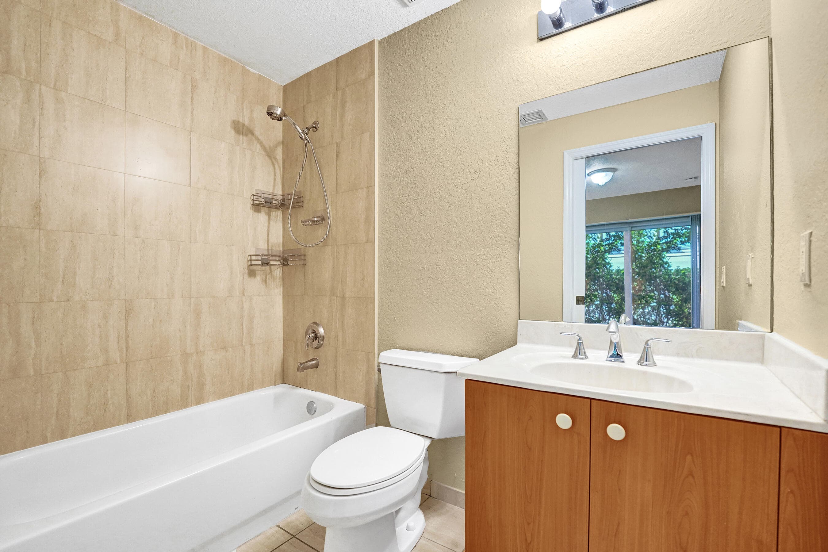2725 NE 8th Avenue 104, Wilton Manors, FL 33334 45