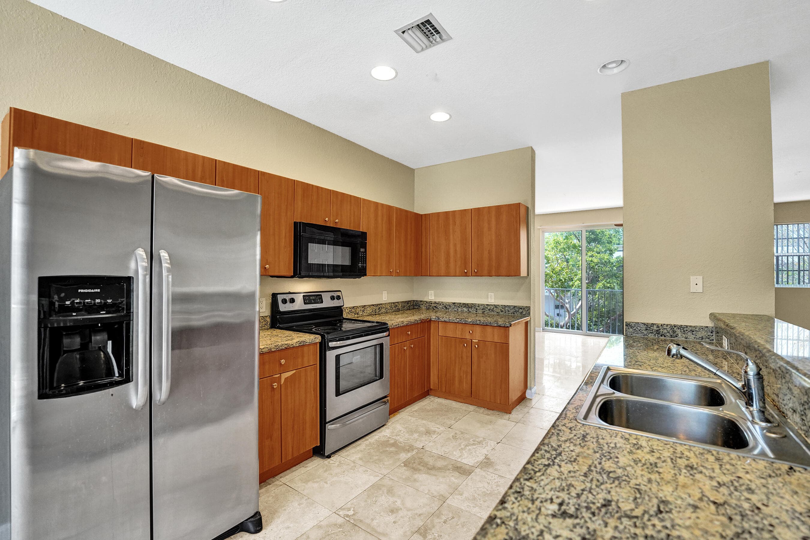 2725 NE 8th Avenue 104, Wilton Manors, FL 33334 15