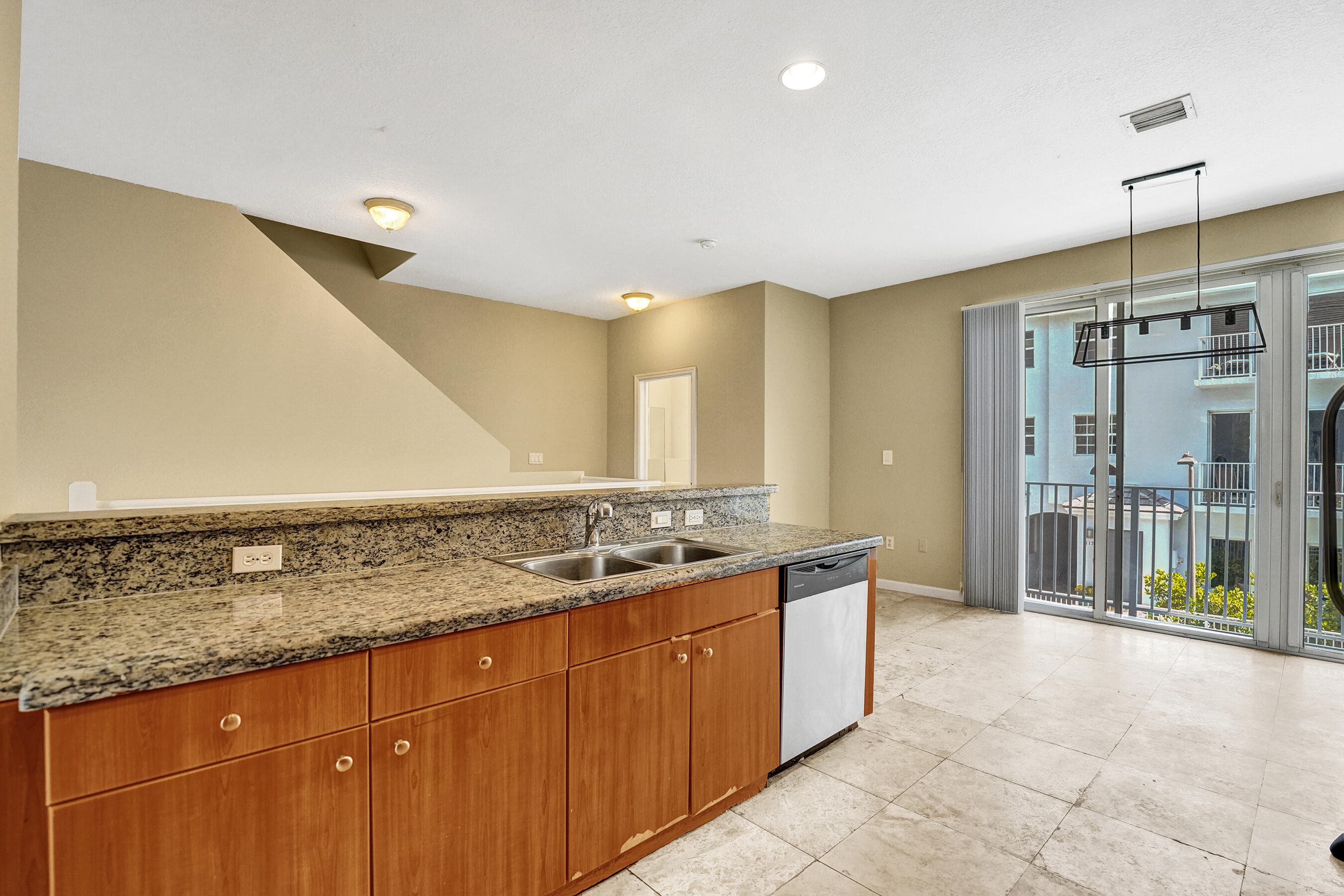 2725 NE 8th Avenue 104, Wilton Manors, FL 33334 17