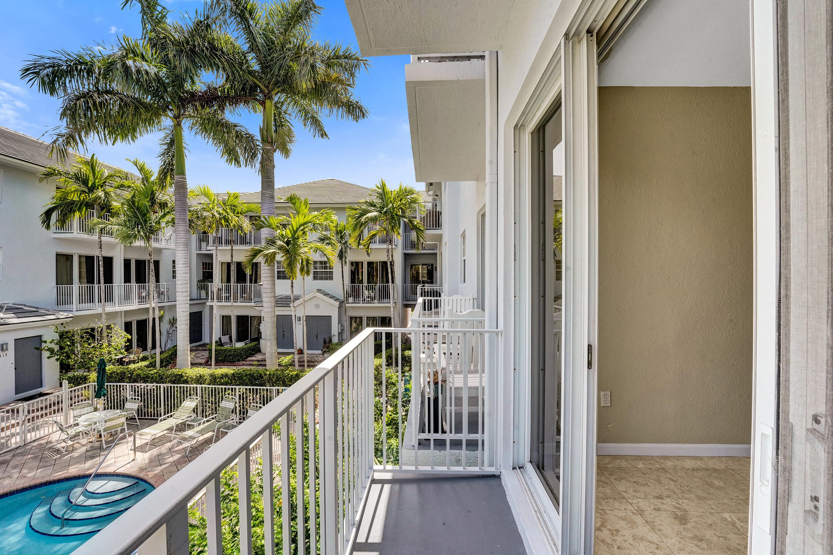 2725 NE 8th Avenue 104, Wilton Manors, FL 33334 21