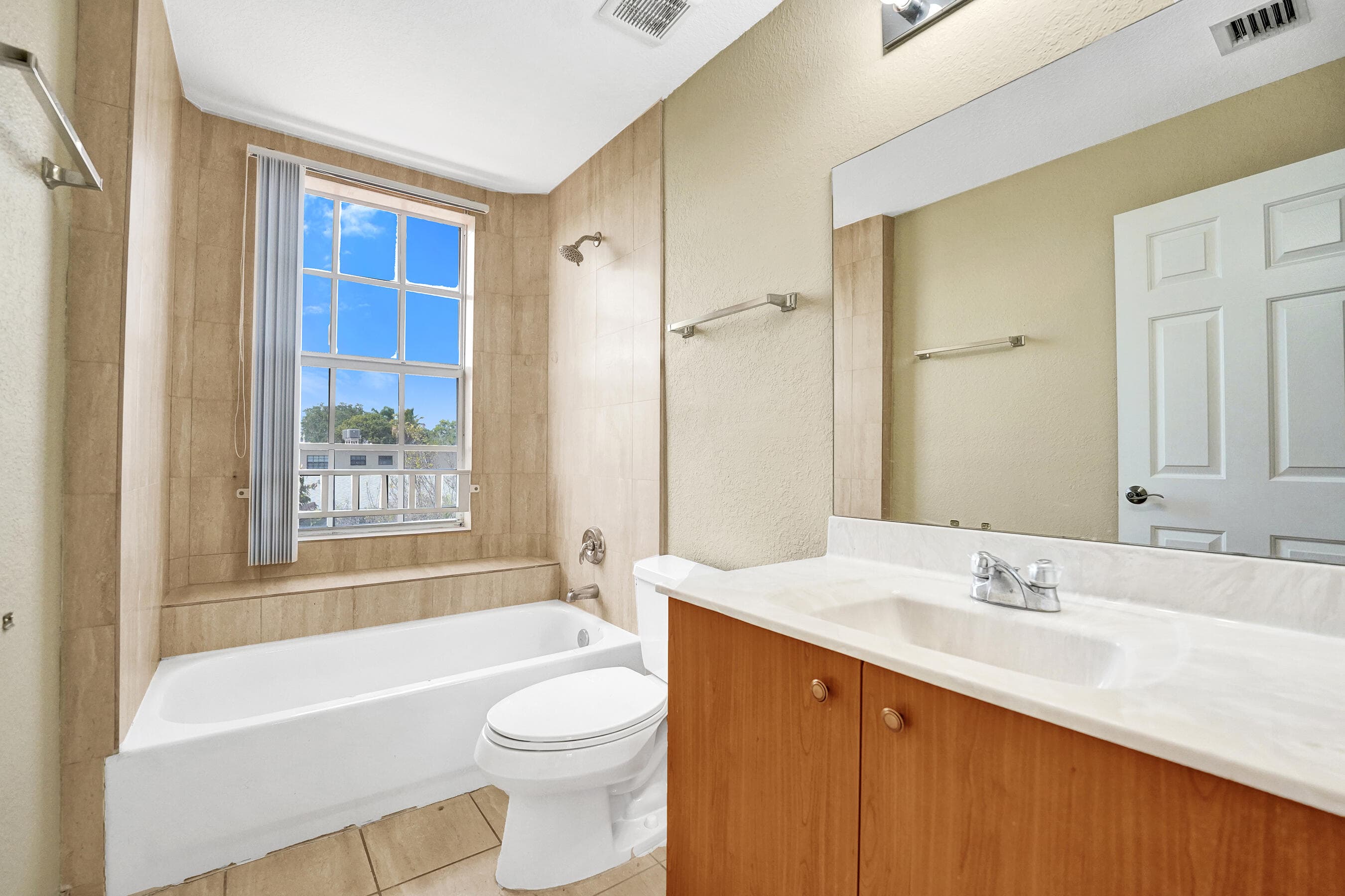 2725 NE 8th Avenue 104, Wilton Manors, FL 33334 39