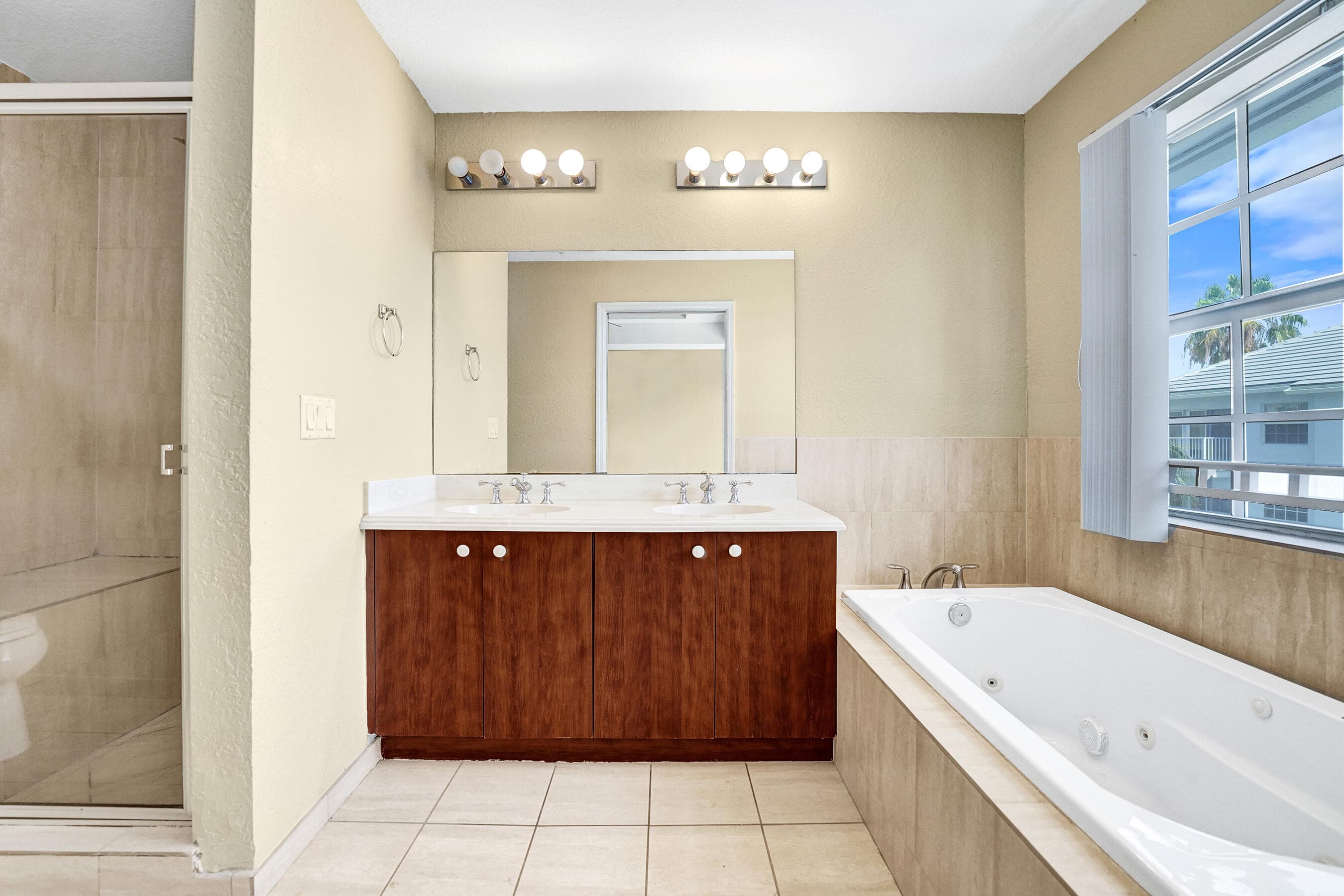 2725 NE 8th Avenue 104, Wilton Manors, FL 33334 30
