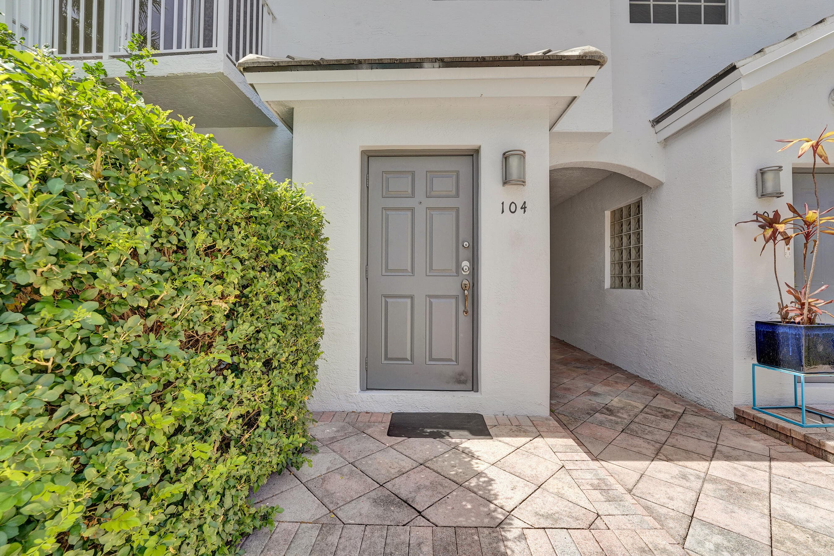 2725 NE 8th Avenue 104, Wilton Manors, FL 33334 56