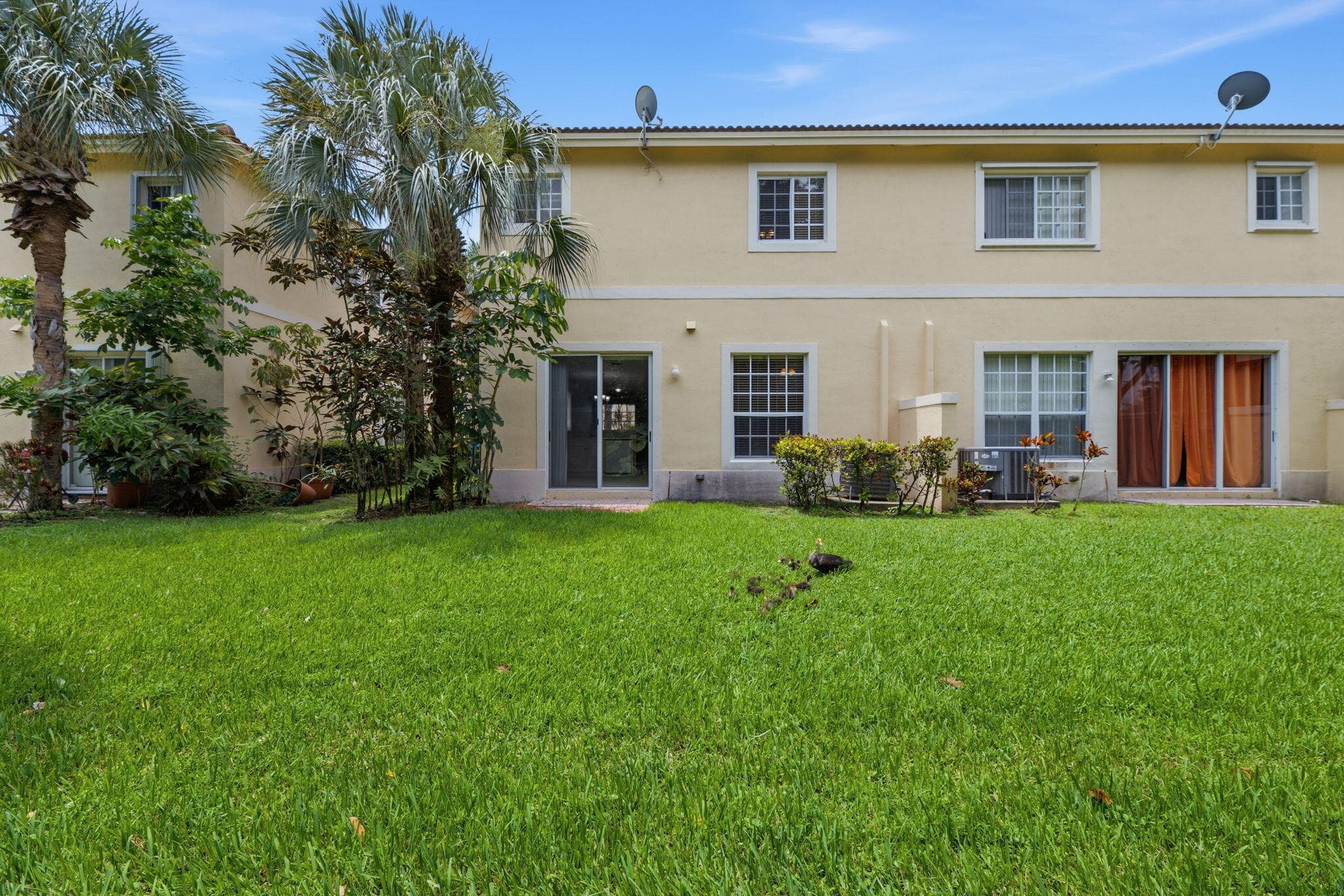 3209 NW 33rd Street, Oakland Park, FL 33309 32