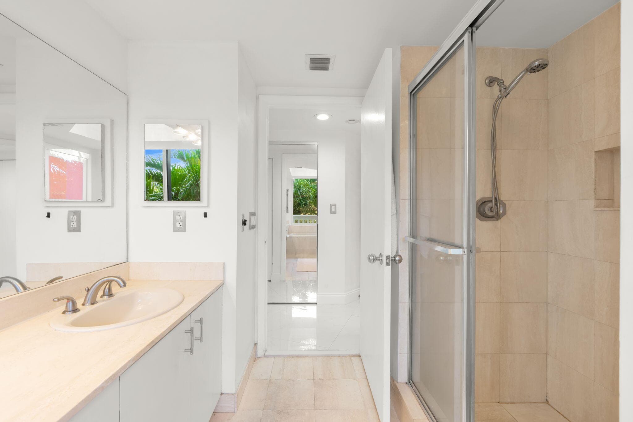 1000 E Island Boulevard 305, Aventura, FL 33160 17