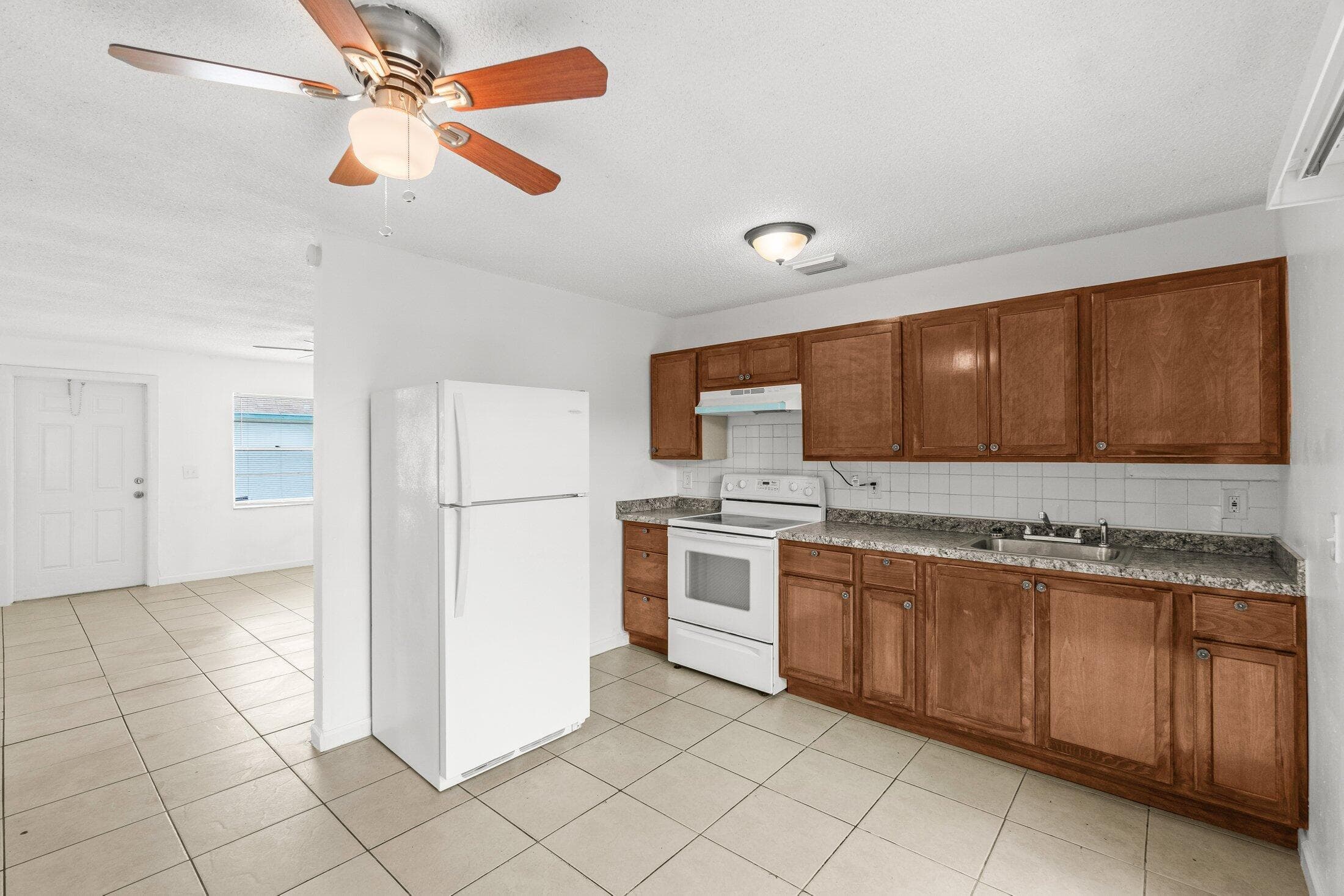 4790 Gulfstream Road, Lake Worth Beach, FL 33461 5