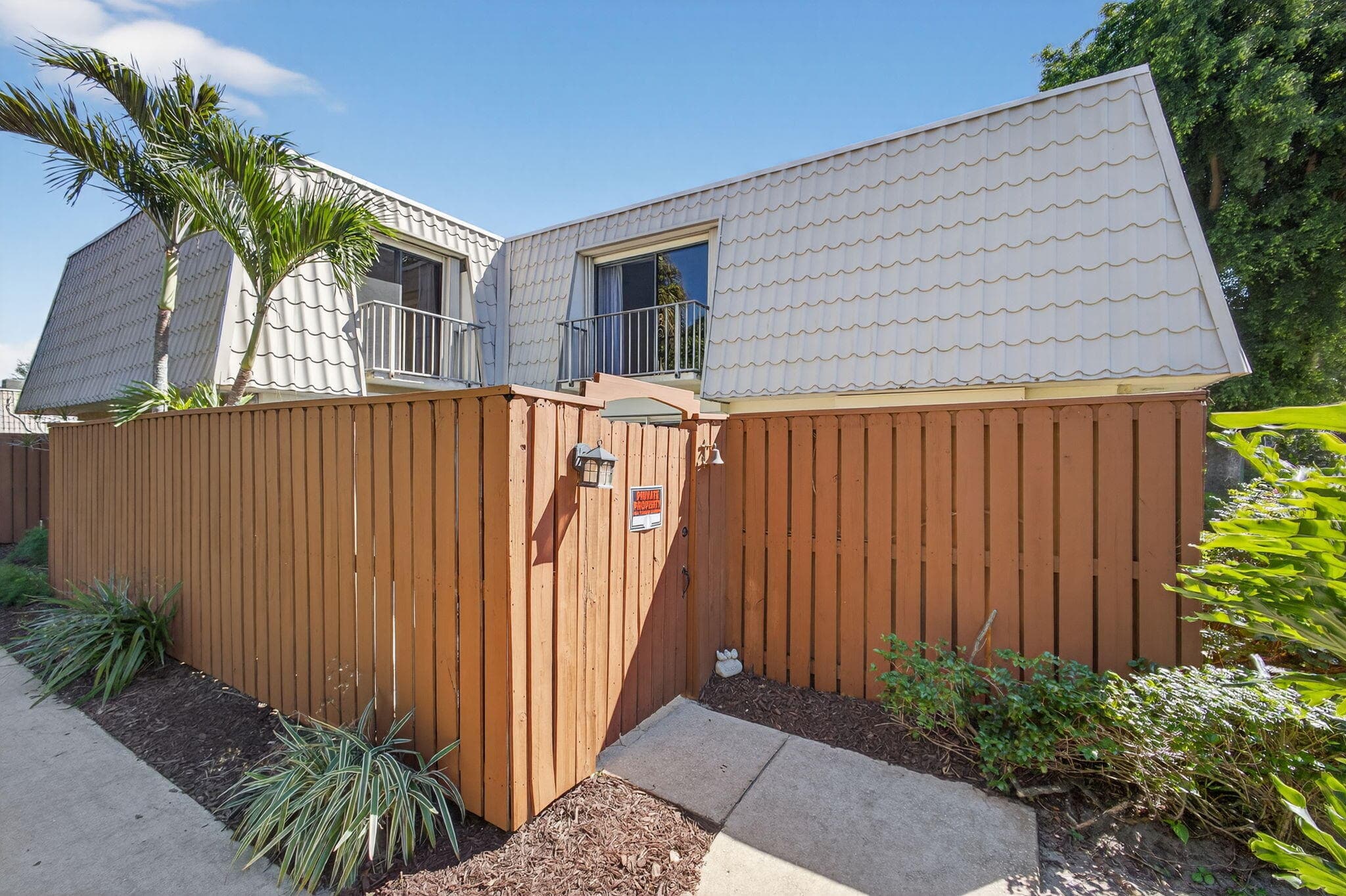 1700 Embassy Drive 103, West Palm Beach, FL 33401 2