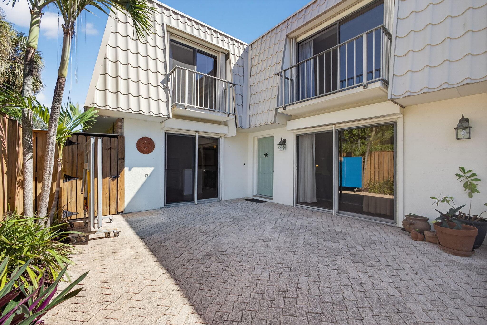 1700 Embassy Drive 103, West Palm Beach, FL 33401 10