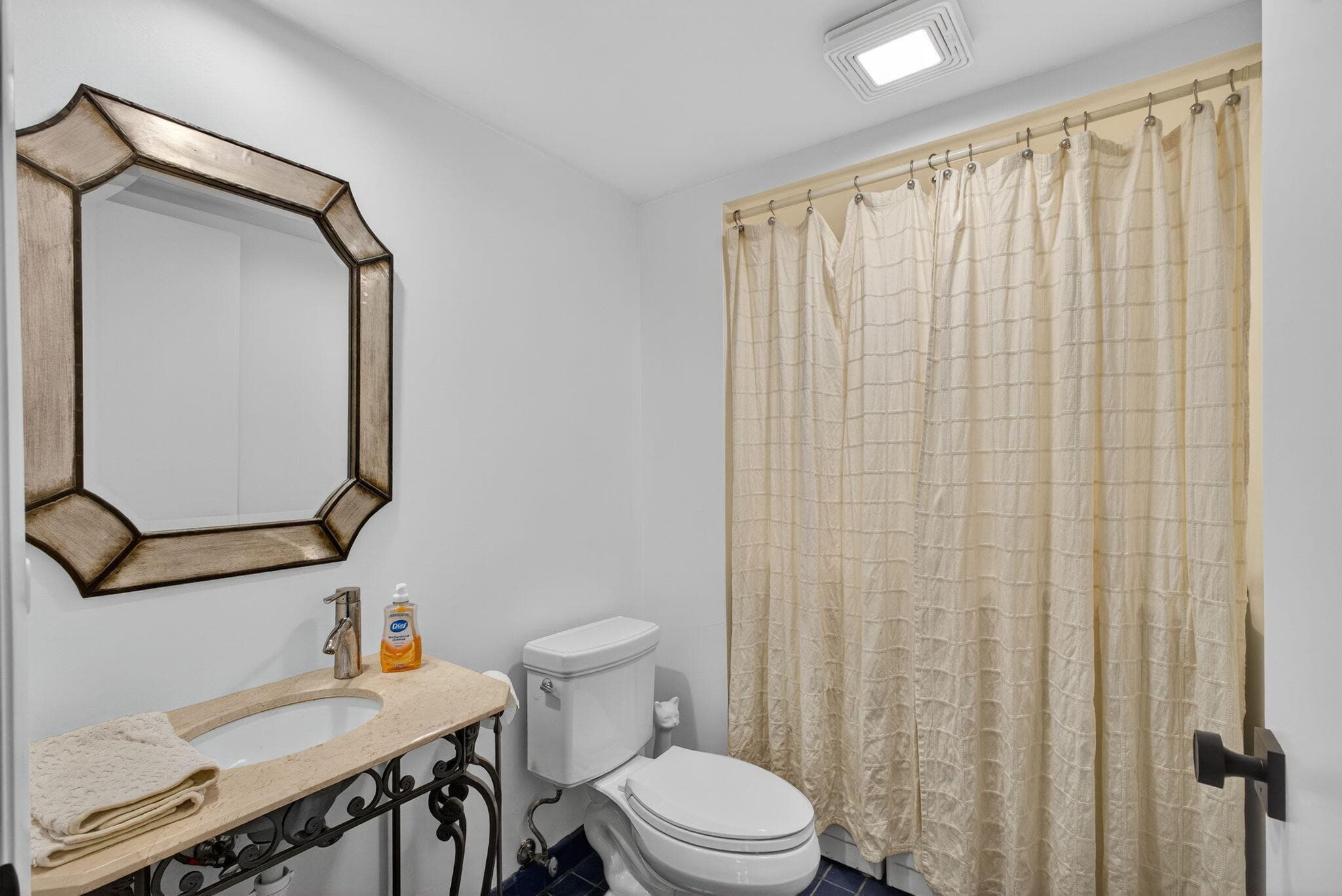 1700 Embassy Drive 103, West Palm Beach, FL 33401 30