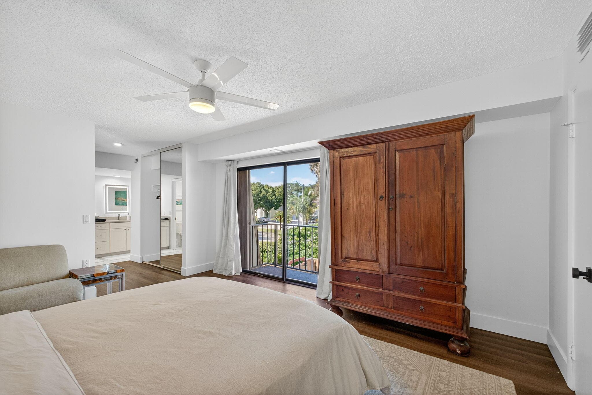 1700 Embassy Drive 103, West Palm Beach, FL 33401 39