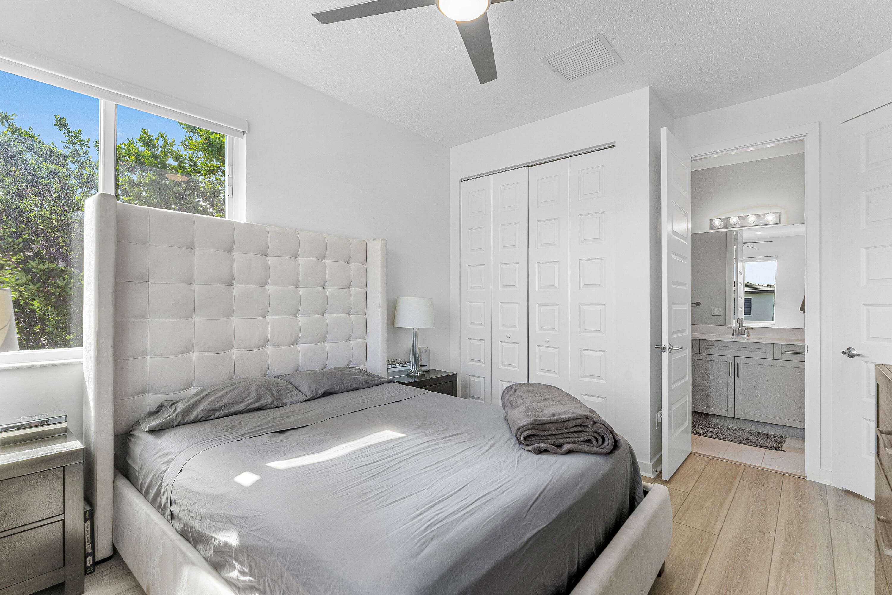 610 Pioneer Way, Royal Palm Beach, FL 33411 25