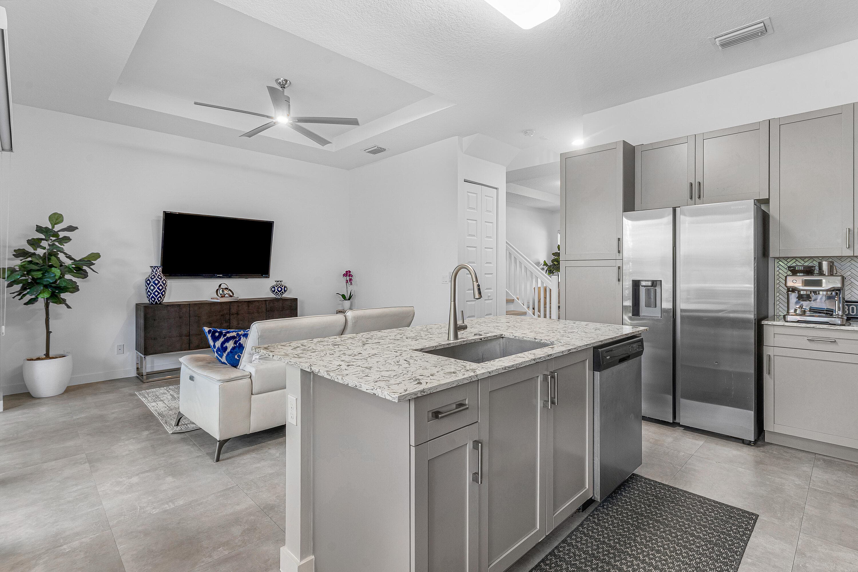 610 Pioneer Way, Royal Palm Beach, FL 33411 11