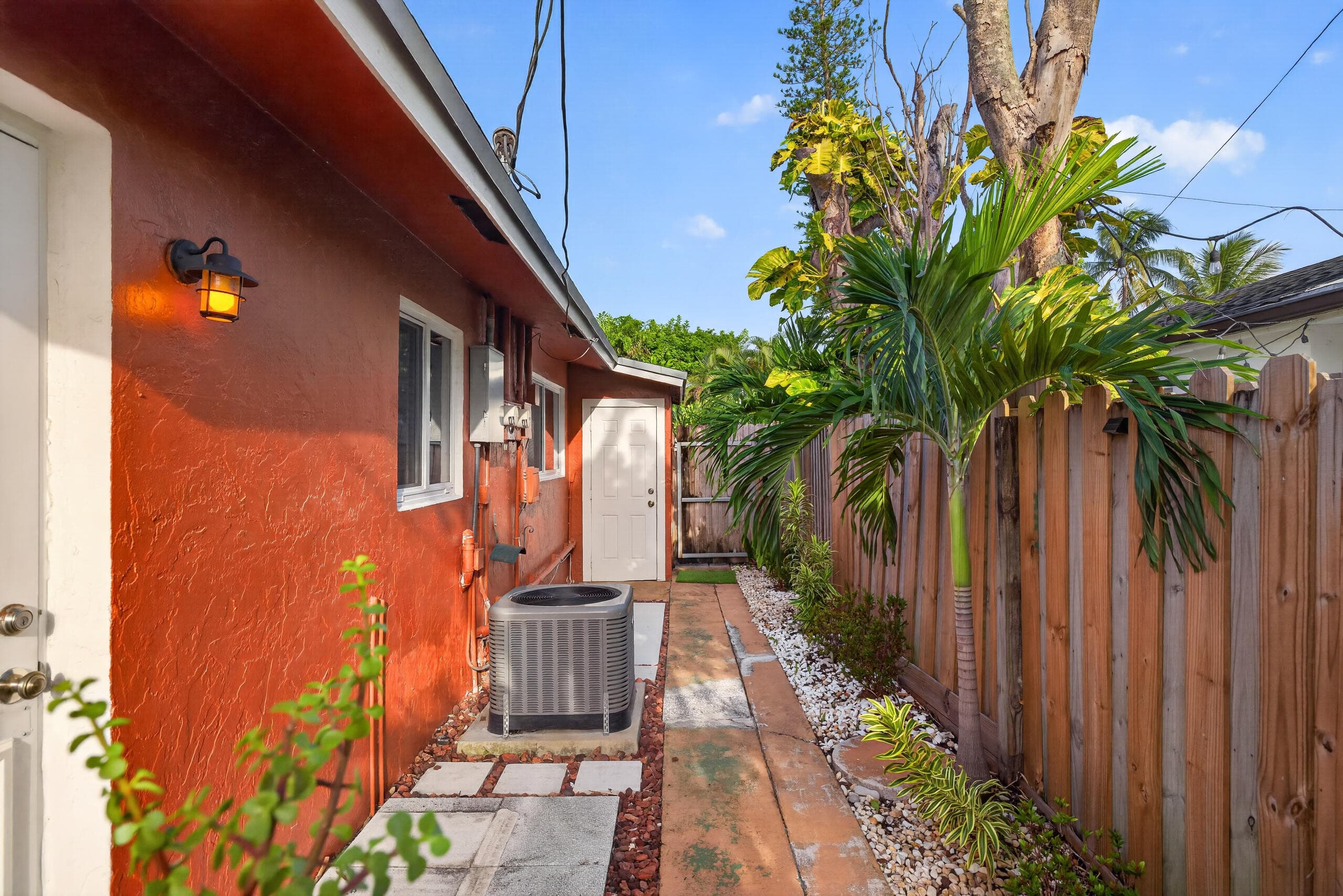 1720 NE 8th Avenue, Fort Lauderdale, FL 33305 15