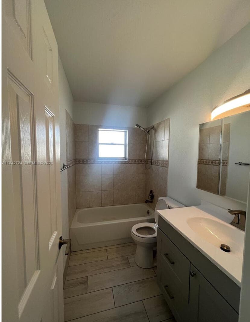 19420 Carolina Circle, Boca Raton, FL 33434 8