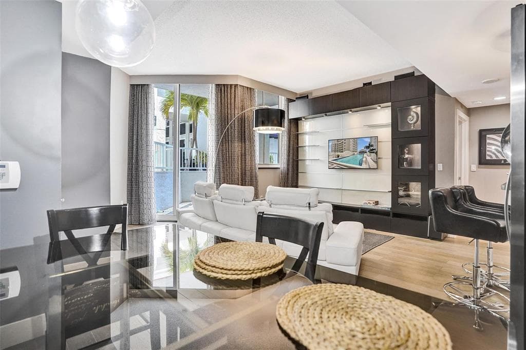 255 Evernia Street 501, West Palm Beach, FL 33401 9