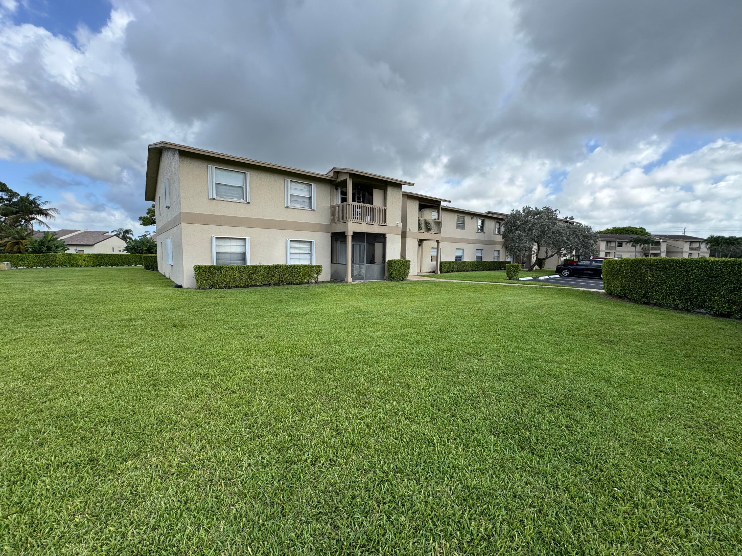 1790 Abbey Road 202, West Palm Beach, FL 33415 32