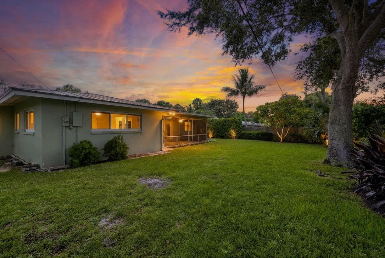 1002 SW 1st Street, Boca Raton, FL 33486 32