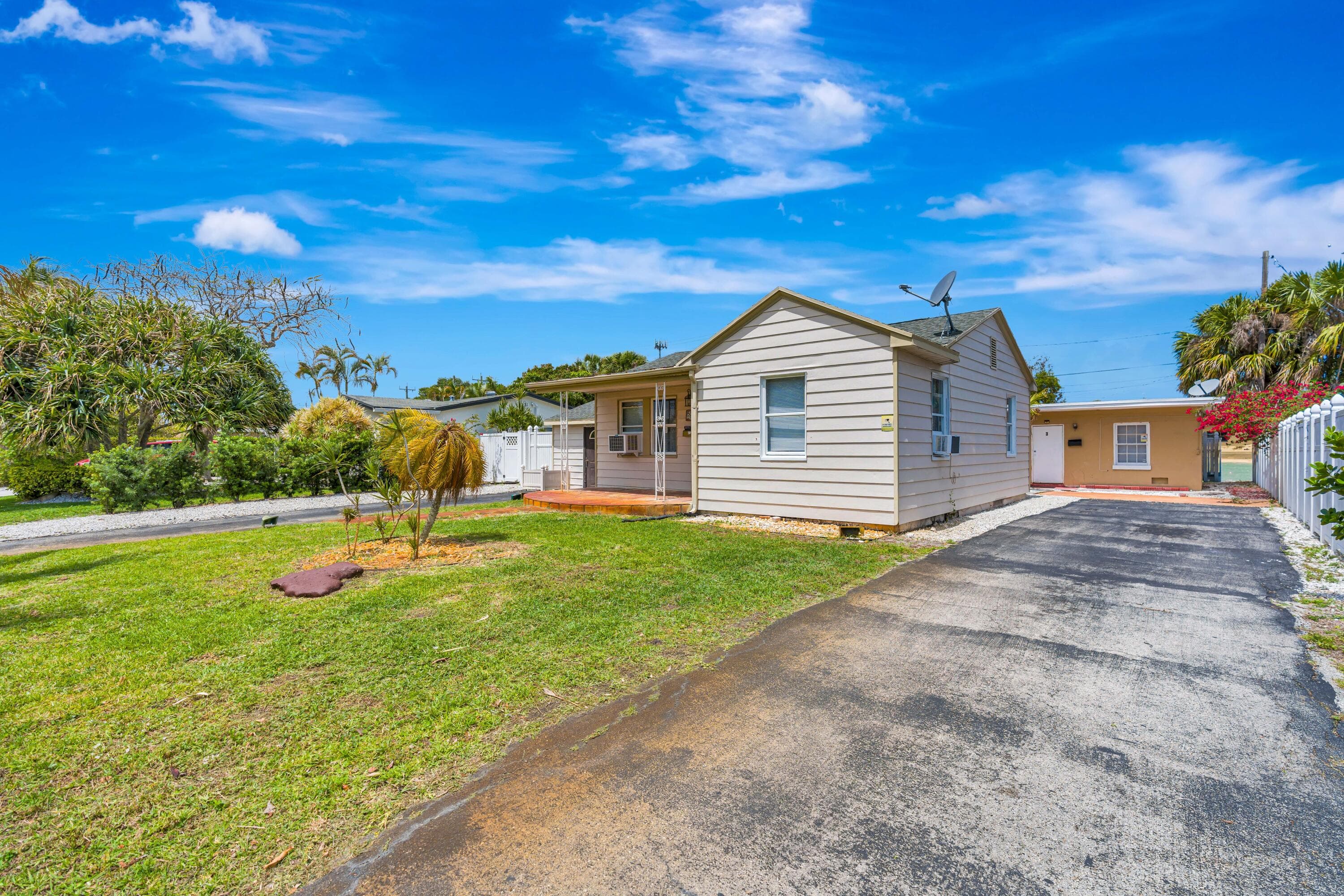 505 Foresteria Drive, Lake Park, FL 33403 23
